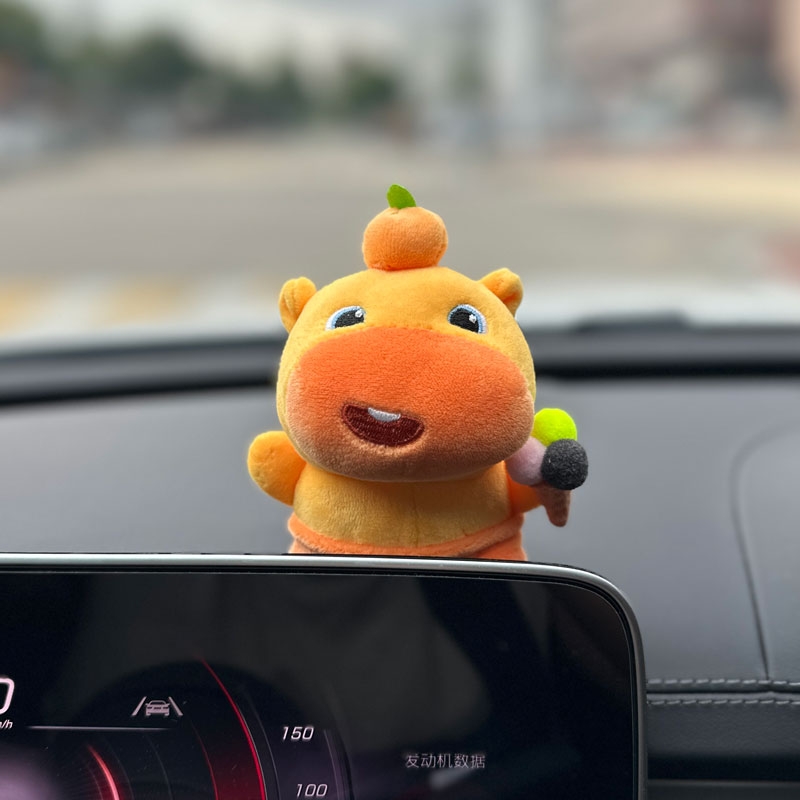 水豚噜噜汽车屏幕车载摆件趴趴公仔玩偶车内中控显示屏装饰礼物