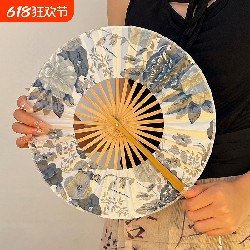 汉服走秀配旗袍随身手摇竹扇国风颜值新中式水墨绢布折扇古风扇子