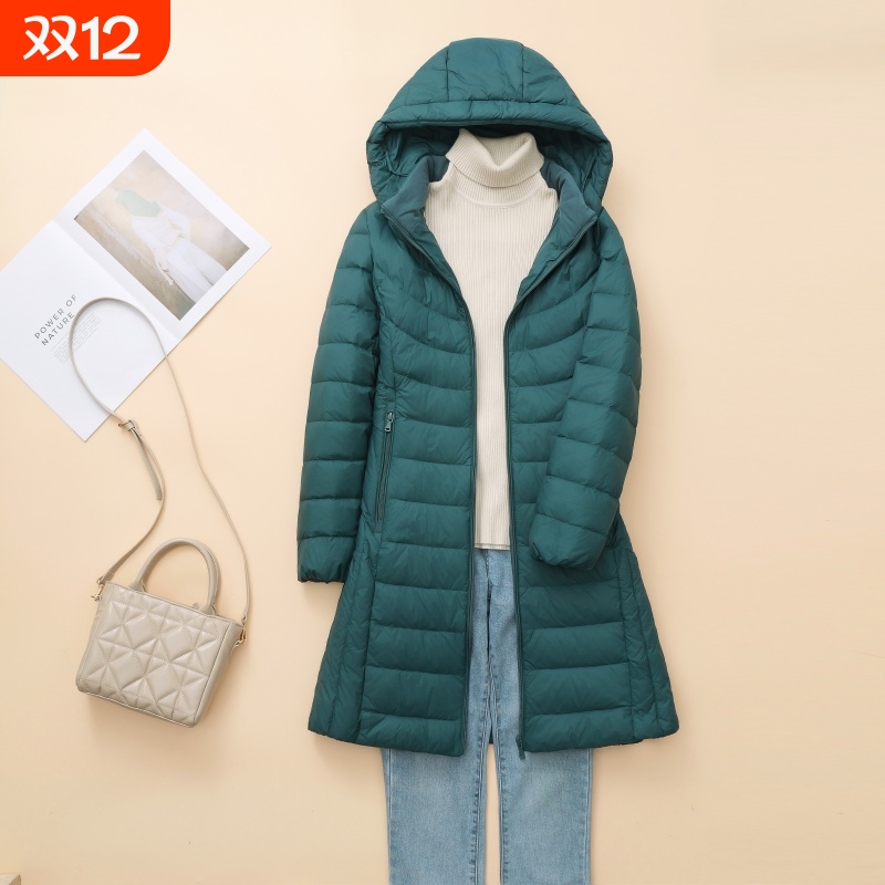 户外高端加肥加大码轻薄羽绒服女中长款200斤胖mm小个子妈妈中老