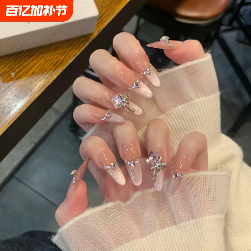 富家千金爆闪高级感法式猫眼穿戴甲粉钻美甲片黑皮蝴蝶春日奶油