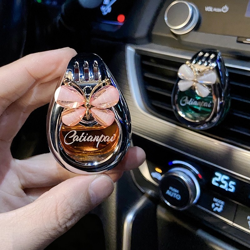 汽车香水女士专用高档汽车香薰淡香持久内空调出风口装饰品摆件