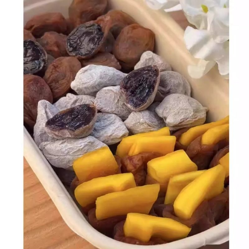 梅子组合爆浆陈皮夹心青梅葡萄梅子无核梅有芒果蜜饯休闲网红零食