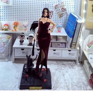 潮服牌手办泳装 海贼乌塔女帝西服西装 2B尼尔衣服 乌塔女帝衣服