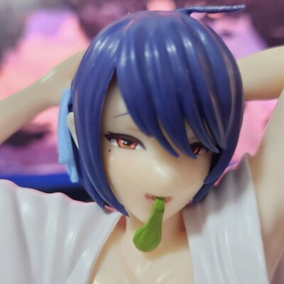 绝版国产优质齐藤奈绪姐蹲姿手办动漫机箱车载桌面摆件生日礼物