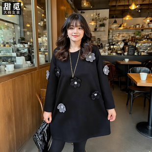 甜觅特大码女装2025秋冬装胖mm300斤立体花朵绣花空气棉连衣裙