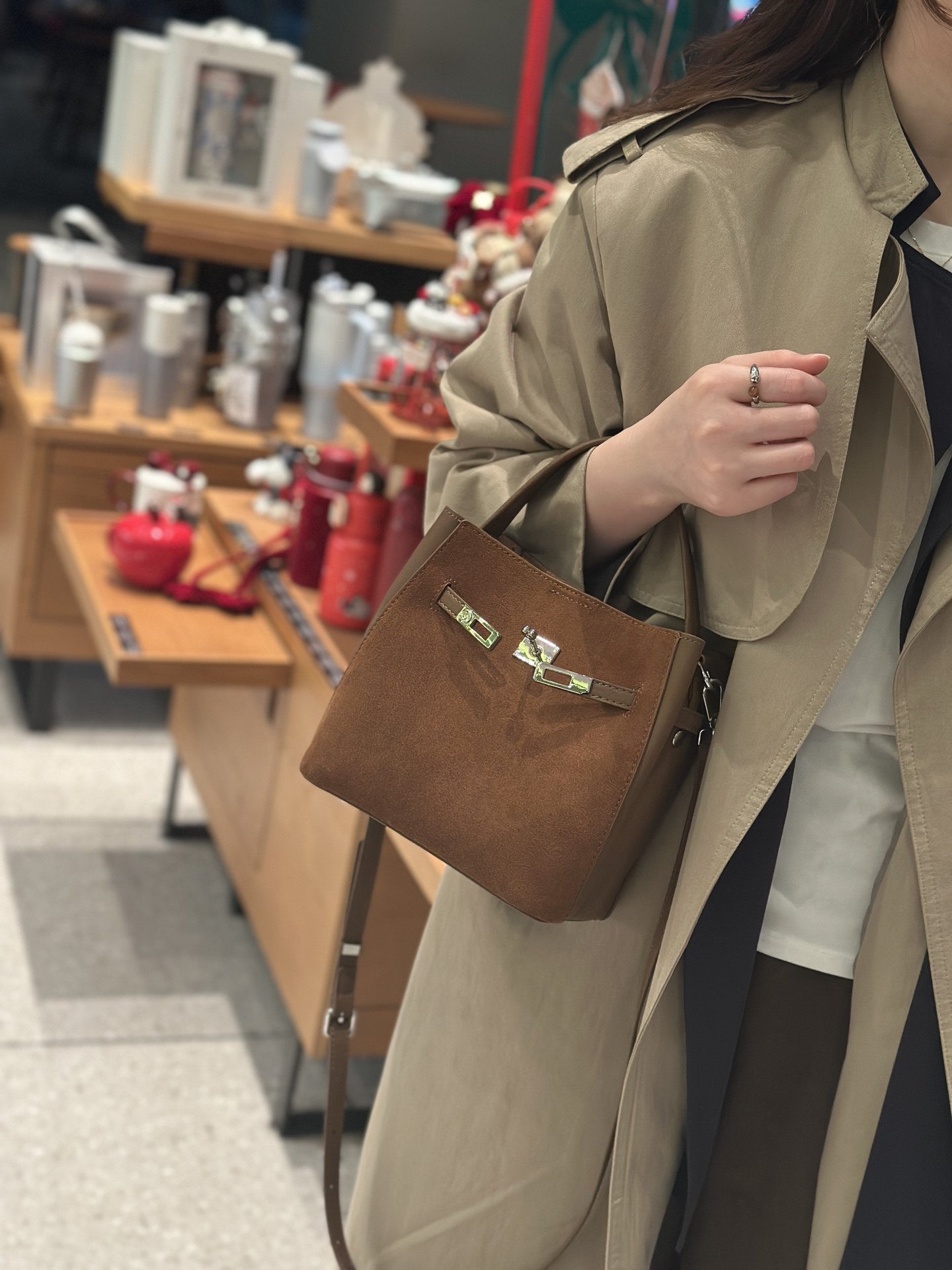 秋冬必买！！磨砂牛皮女手提单肩气质百搭时尚手提单肩锁扣水桶包,箱包皮具/热销女包/男包,水桶包,淘宝优惠券,粉丝福利购,淘宝优惠卷