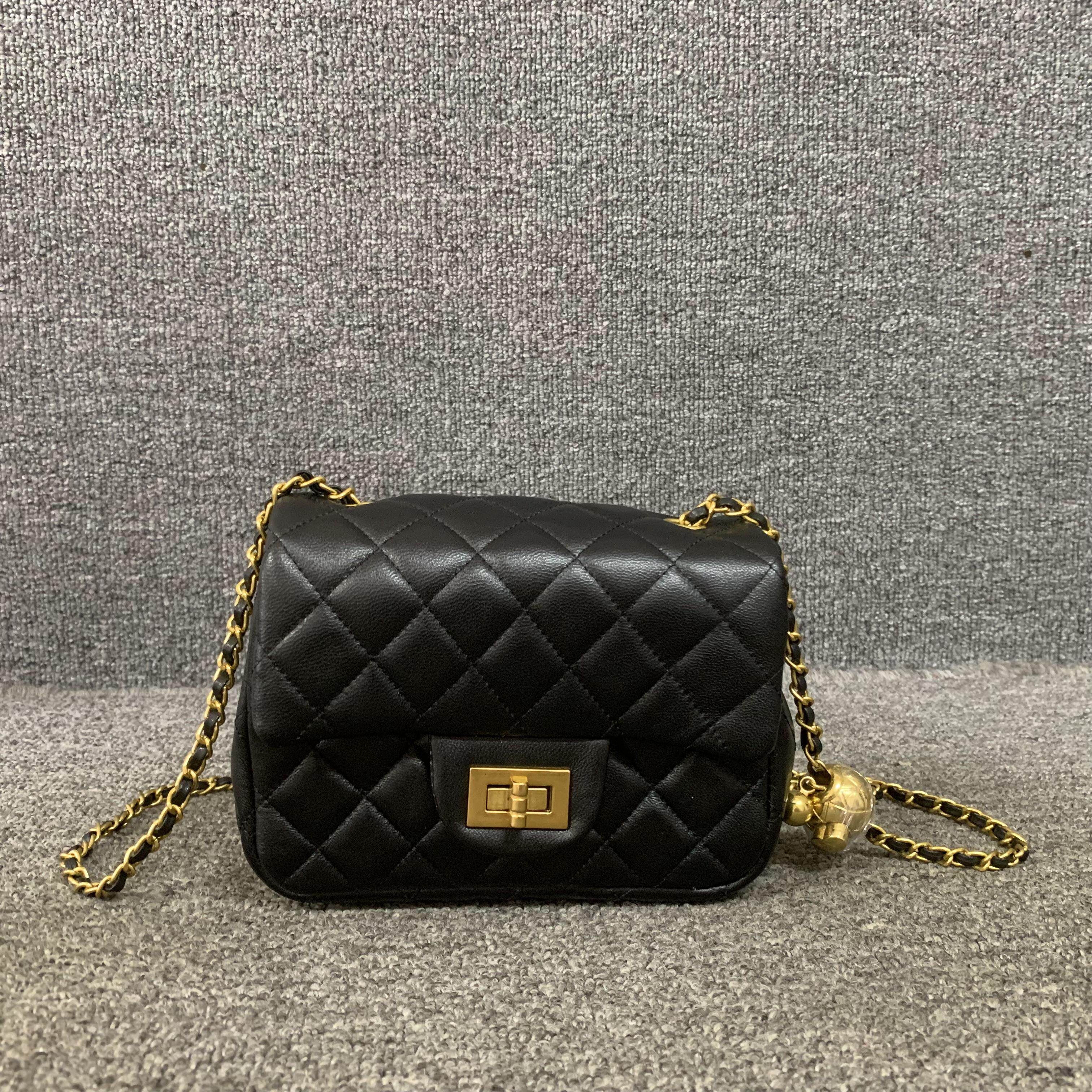 小众真皮女包~~甜美淑女百搭时尚链条单肩斜跨羊皮女锁扣潮小方包