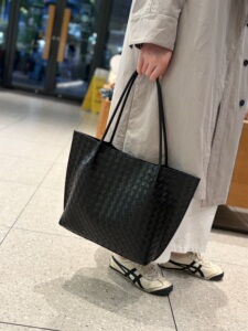 牛皮压纹编织女手提腋下简约托特