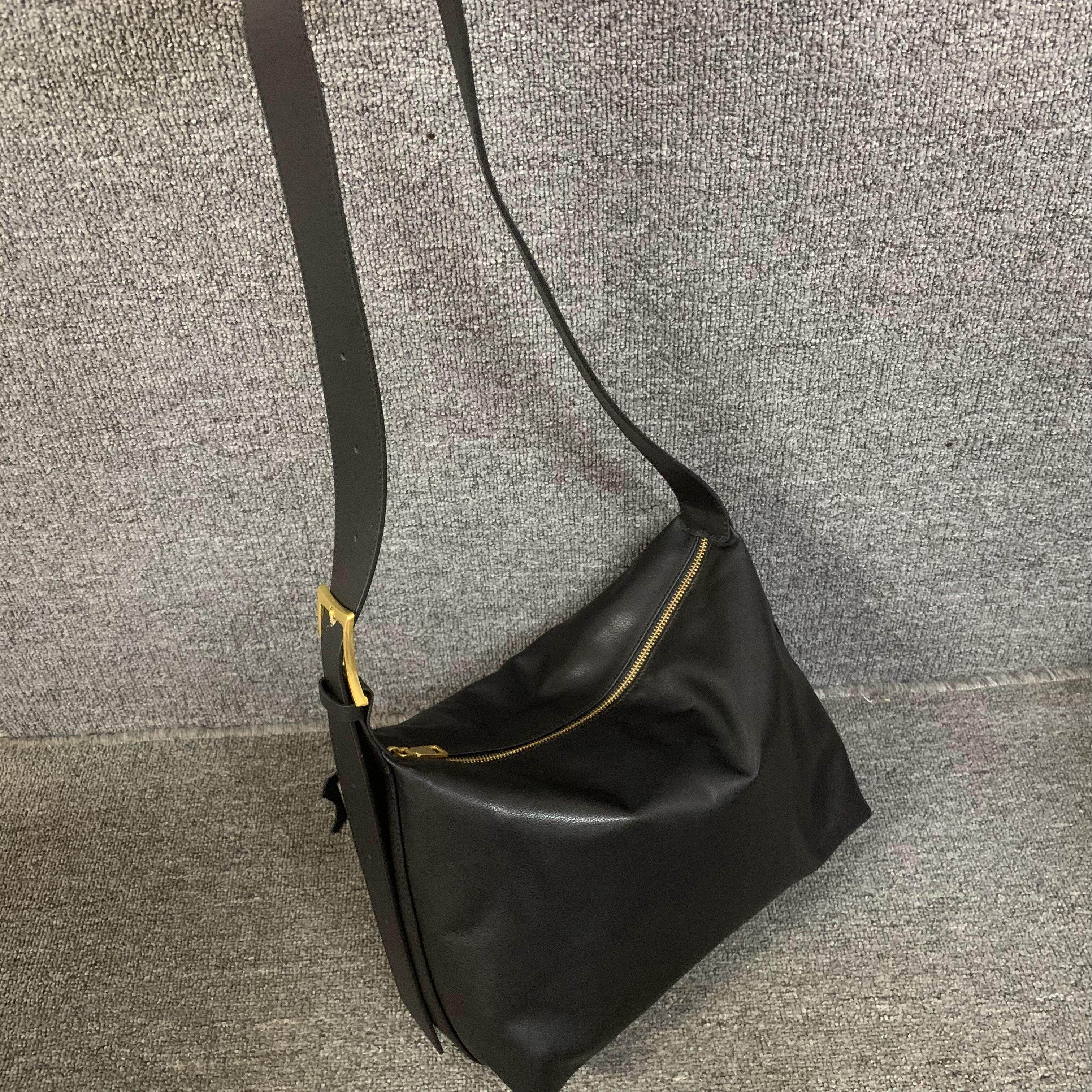 头层牛皮单肩斜跨简约饺子包