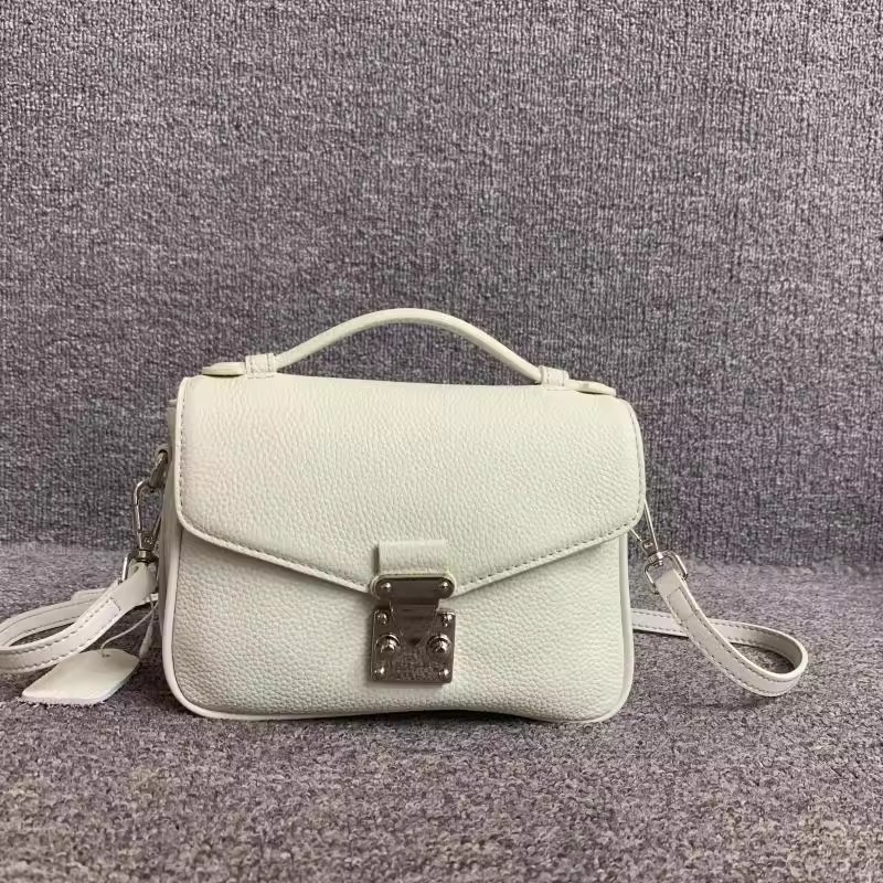 头层牛皮锁扣小方包百搭时尚小包