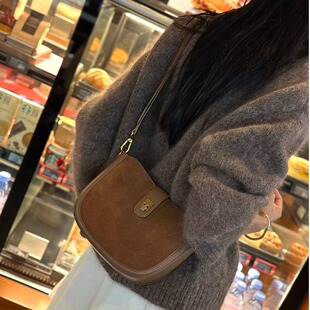 秋冬百搭新品真皮女包韩版气质时尚磨砂牛皮女腋下单肩锁扣马鞍包