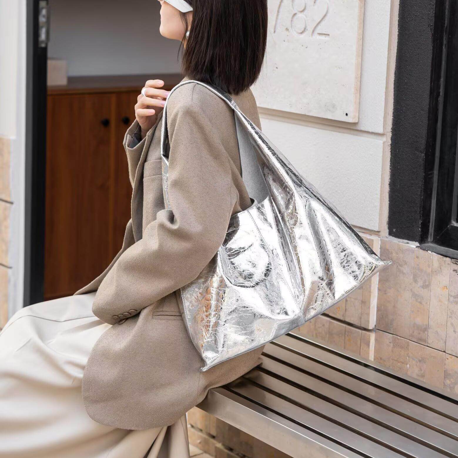 2025韩风系气质感新品真皮女包百搭头层牛皮手提腋下购物袋大容量