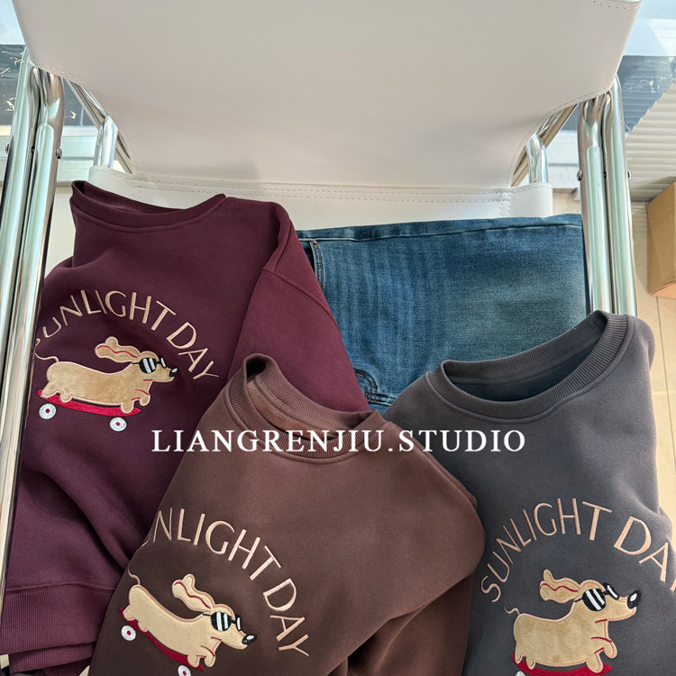 圆领卡通刺绣加绒加厚卫衣