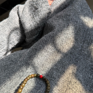 阳光下闪闪。坑条宽松仿羊绒柔软细腻针织灰色毛衣B