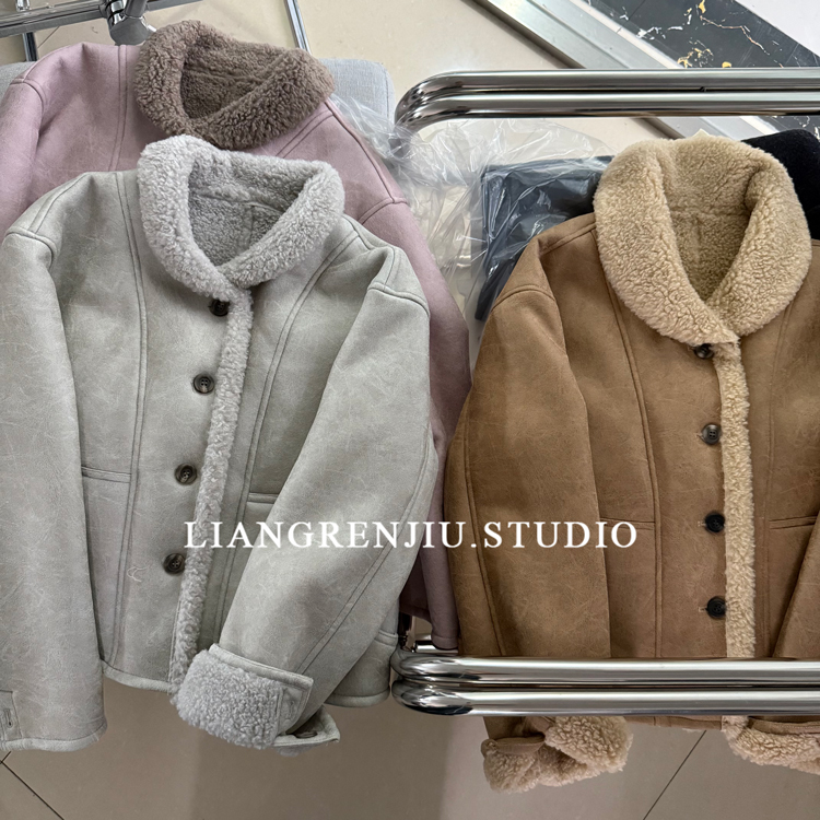 翻领纯色单排扣厚实外套