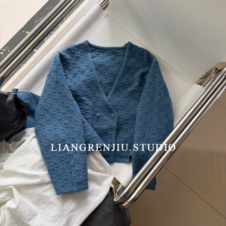 自留款。超洋气公司货。短款蓝色长袖上衣外套式针织衫M