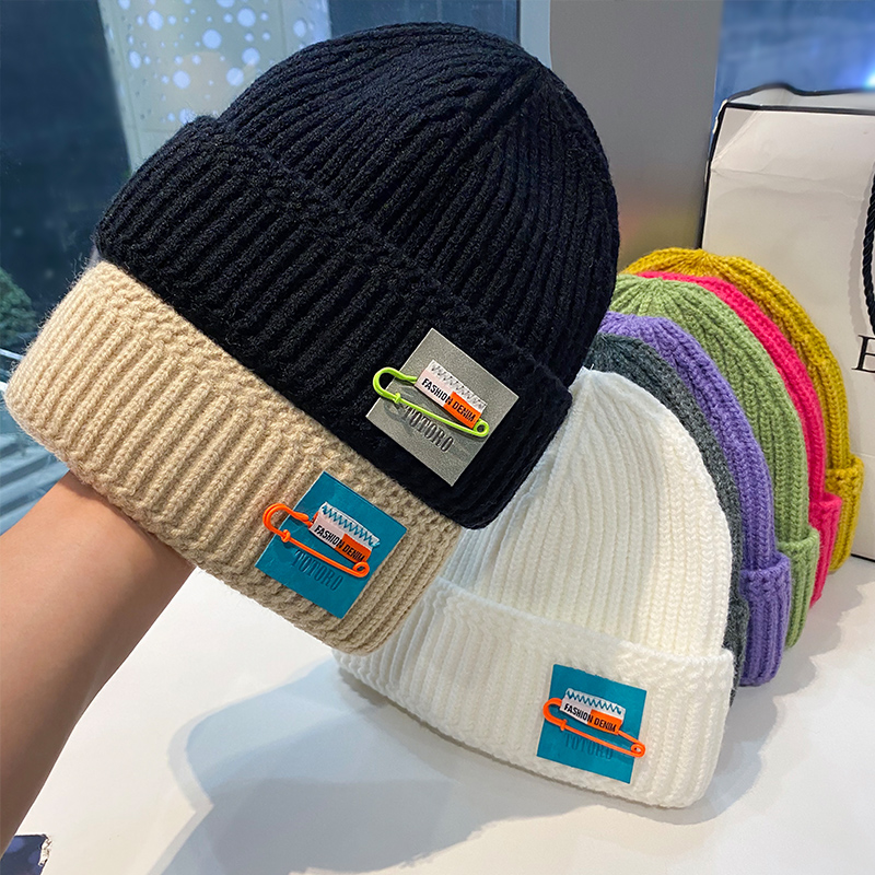 秋冬新款时尚字母别针毛线帽子