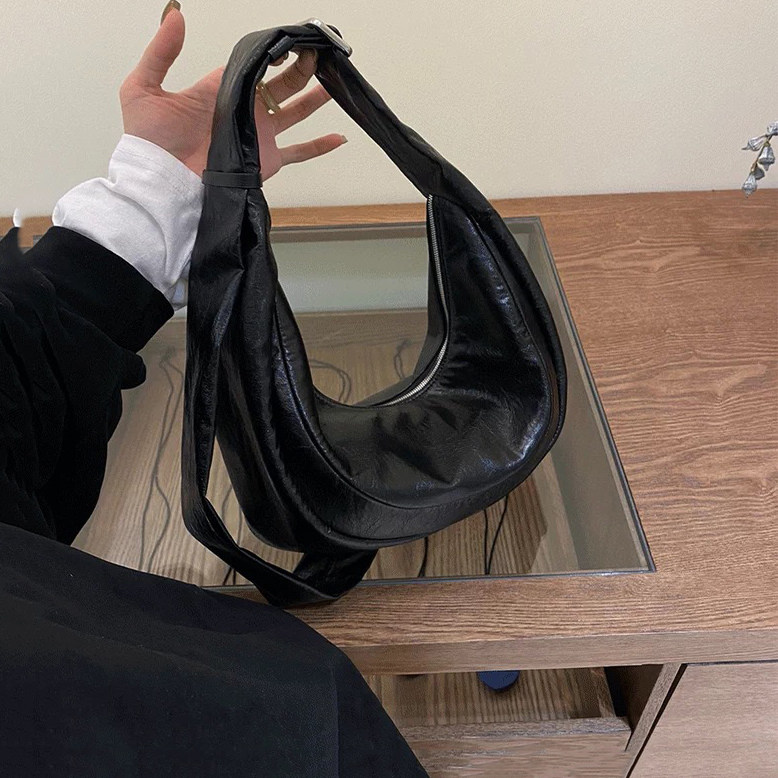 松弛慵懒风极简腋下包包女2025新款单肩斜挎包饺子包大容量托特包,箱包皮具/热销女包/男包,腋下包,淘宝优惠券,粉丝福利购,淘宝优惠卷