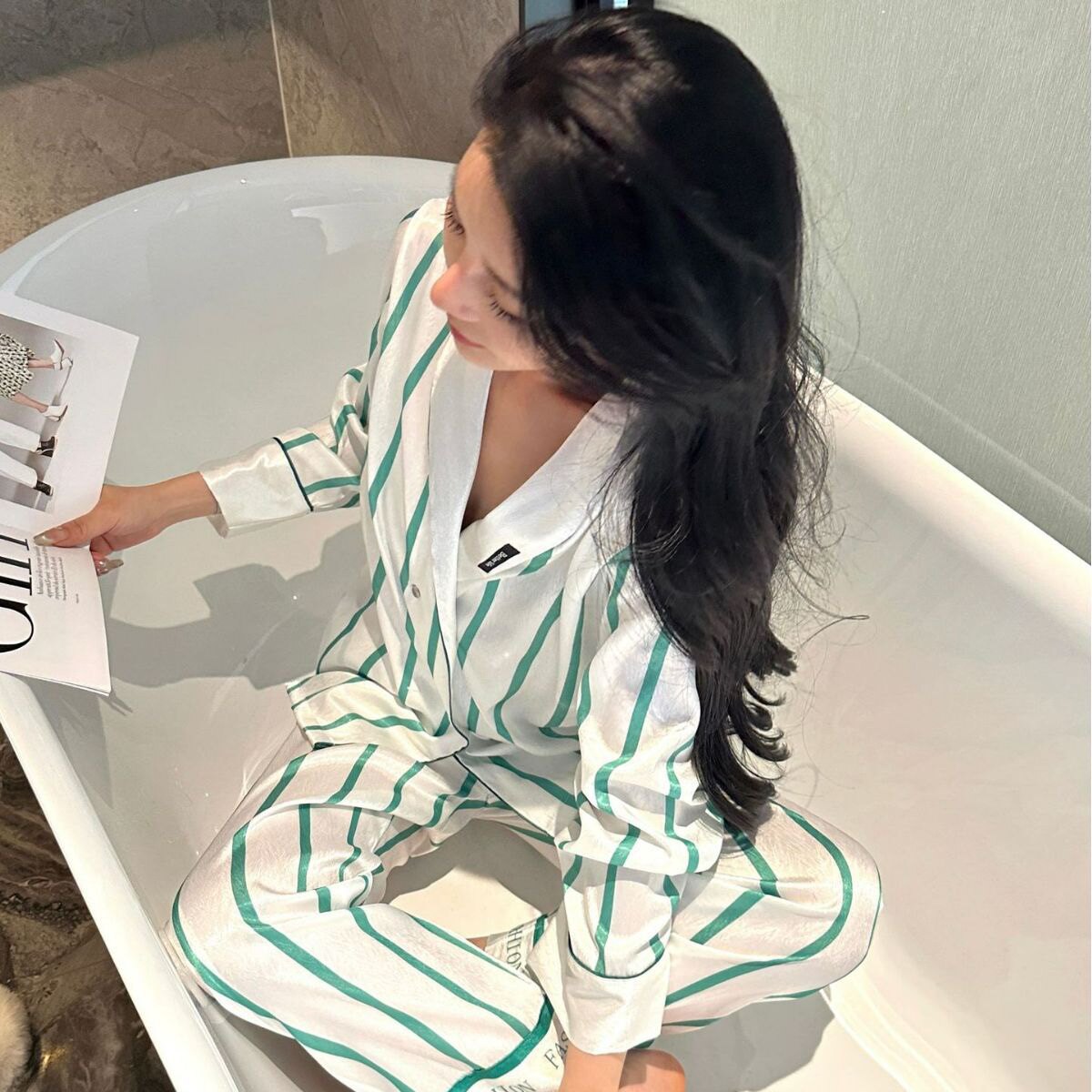 高级感条纹青果领薄款冰丝睡衣女