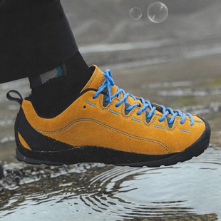 2026户外登山鞋男女四季款防水防滑耐磨轻便徒步鞋系带运动休闲鞋