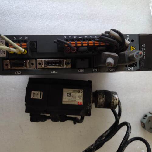 L7NA004B APM-FB04AMK 伺服驱动电机套装 工控配件议价维修