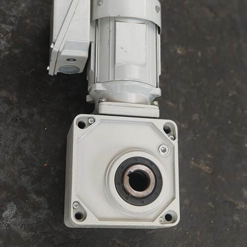 RNYM02-1330-200 减速机 住友Sumitomo 0.2kW 1450r/min议价维修