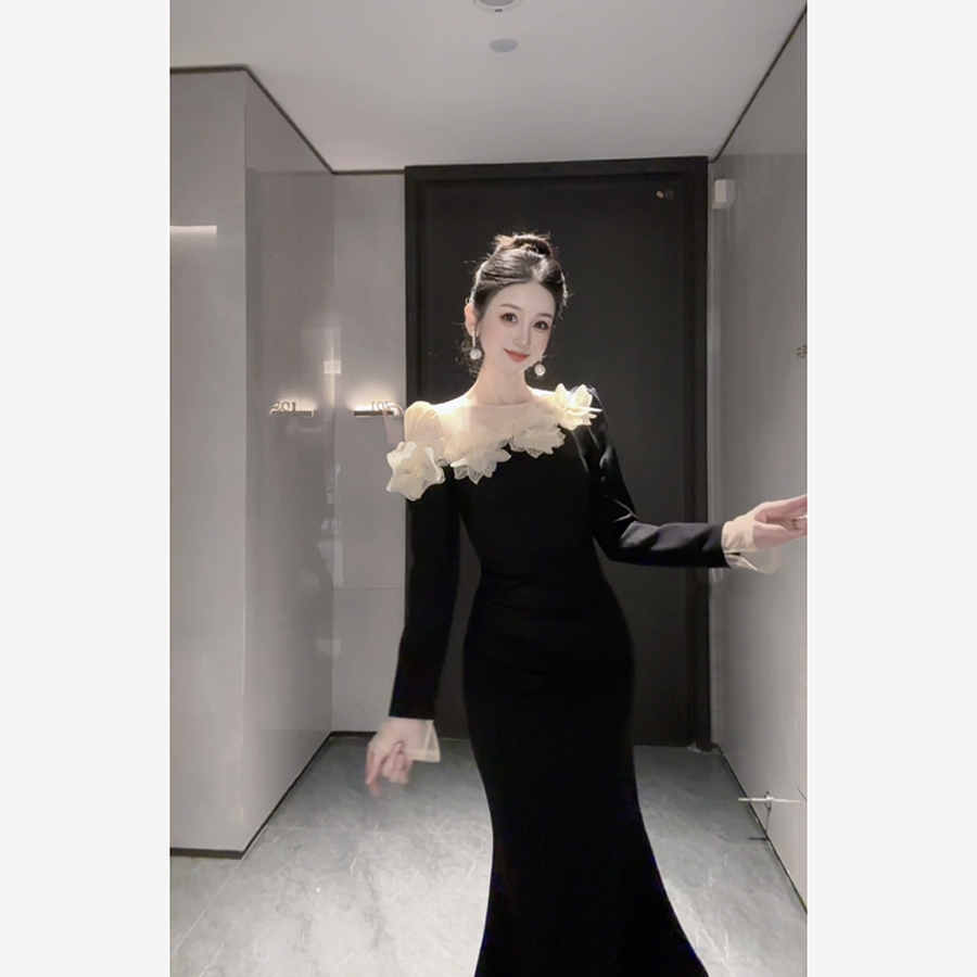 【小茵家】气质秋冬百搭重工花朵装饰轻奢弹力收腰鱼尾连衣裙礼服