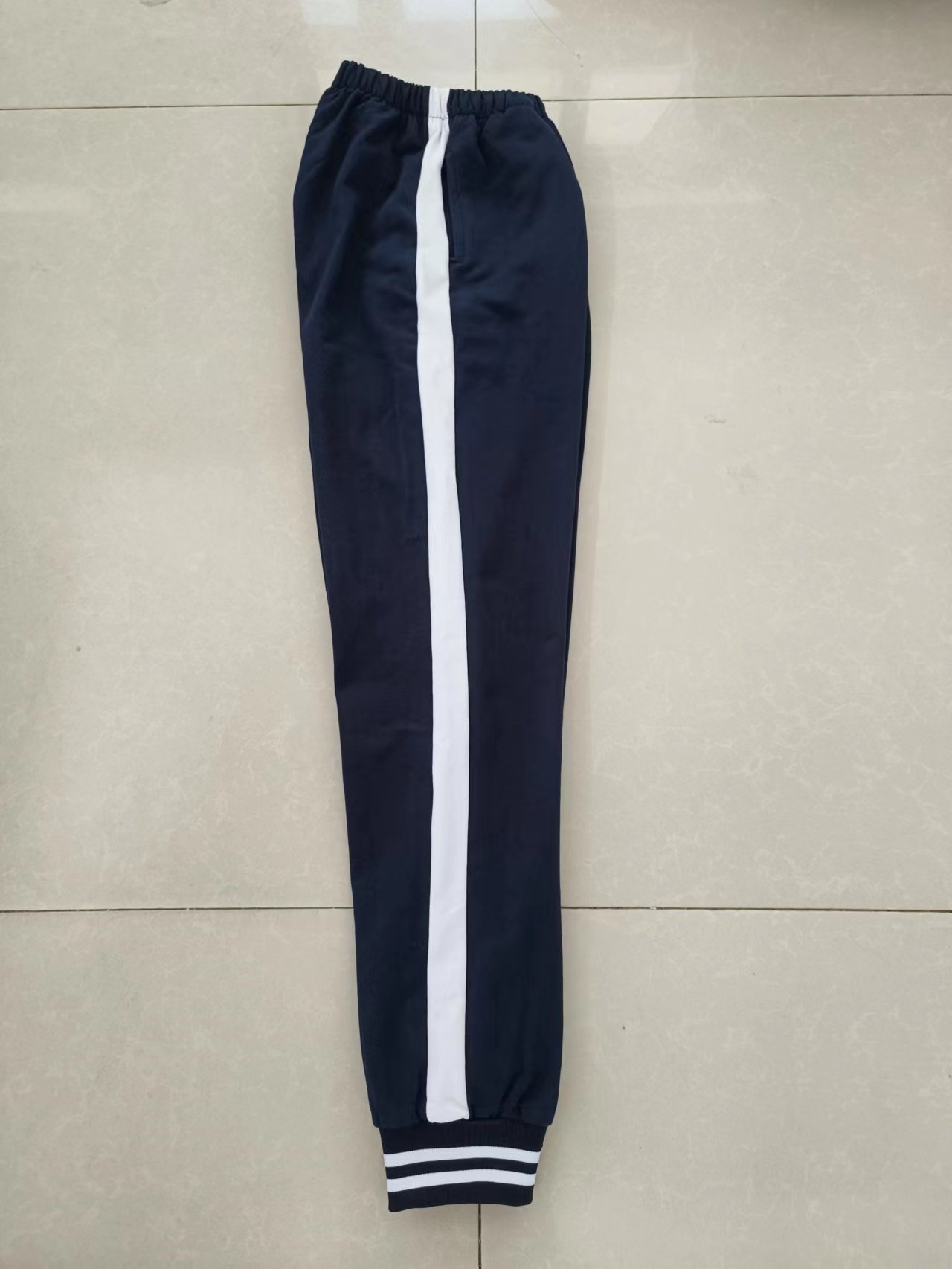 맞춤형 순면 중학생 남녀 교복 바지 진한 파란색 흰색 넓은 줄무늬 입이 꽉 끼는 스포츠 및 캐주얼 학교 바지