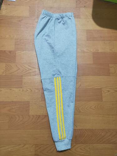 订做纯棉浅灰色三黄休闲运动校服