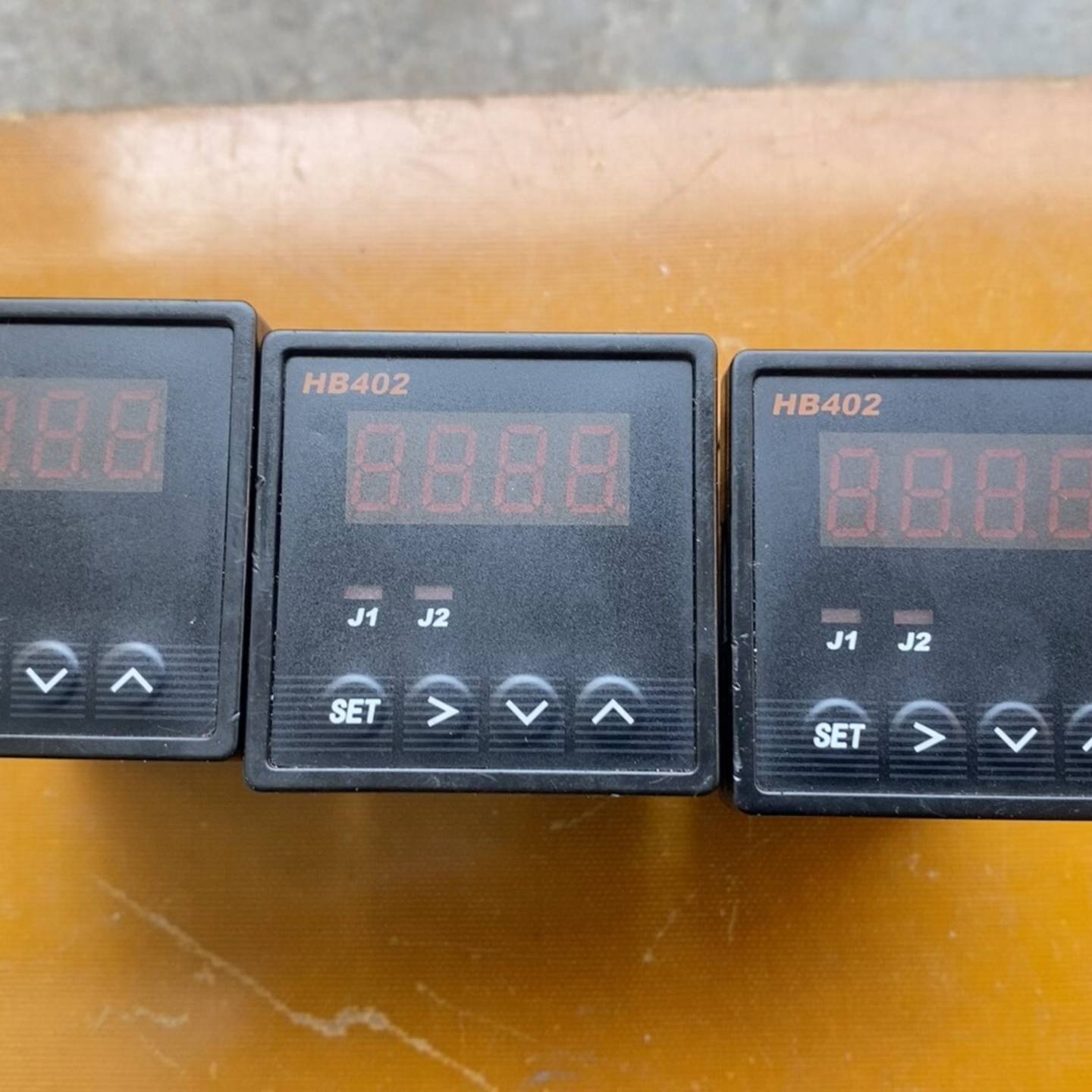 可维修汇邦智能电压表HB402，有多个，成色如图，标价是单个价?