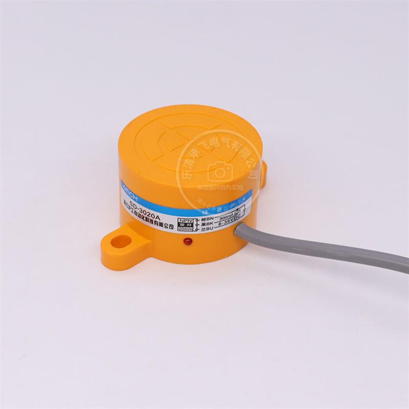 浙江沪工自动化耳朵型椭圆接近开关SD-3020A三线NPN常开 48mm