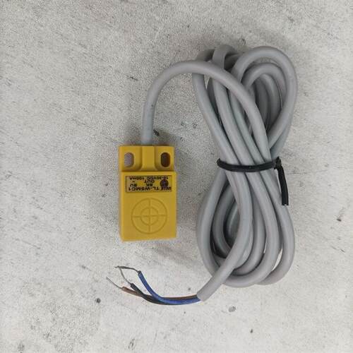 沪工 扁形接近开关TL-W5MC1传感器 10-30VDC直流三线NPN常开