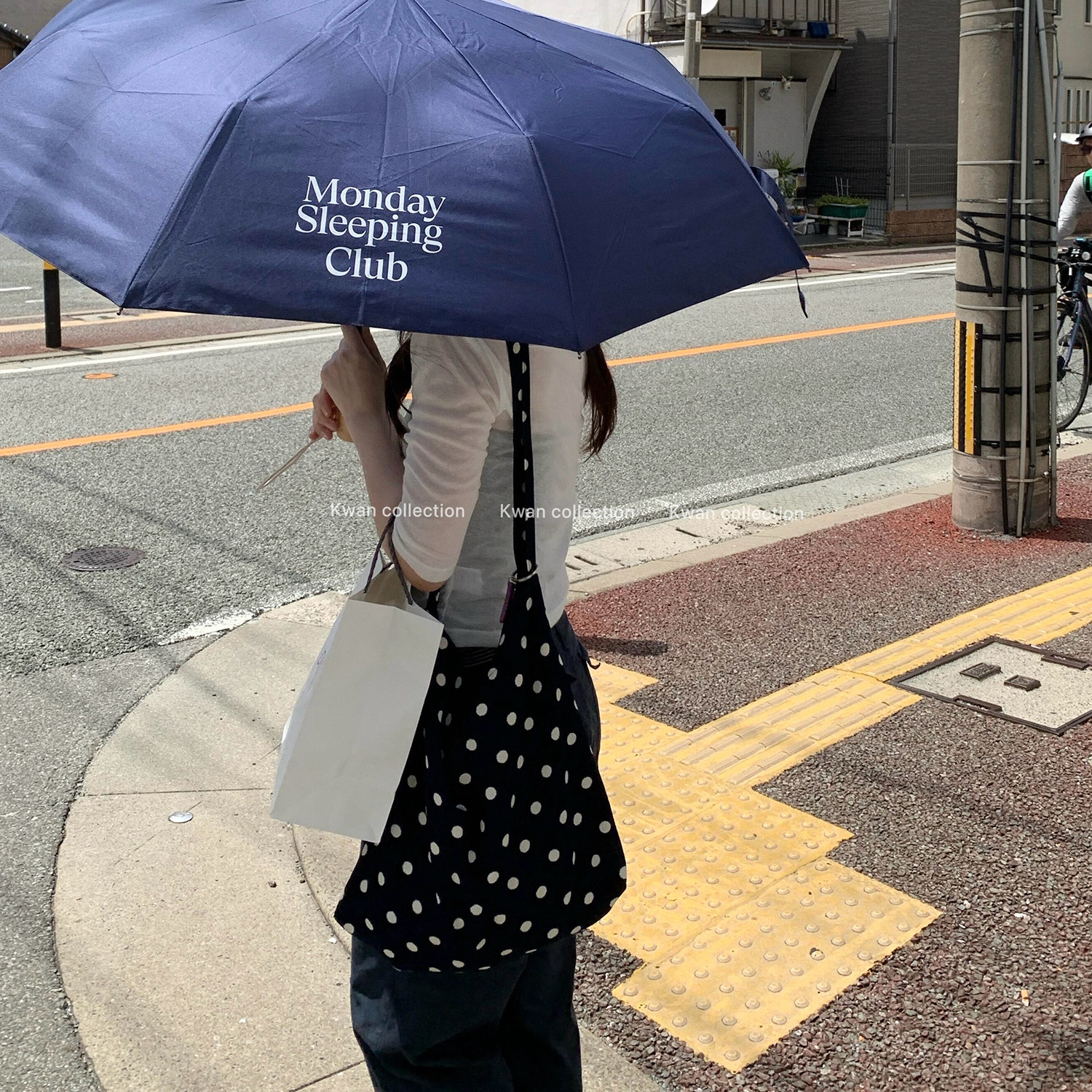 KWAN韩系波点灯芯绒单肩包女ins复古小众大容量托特包2025新款