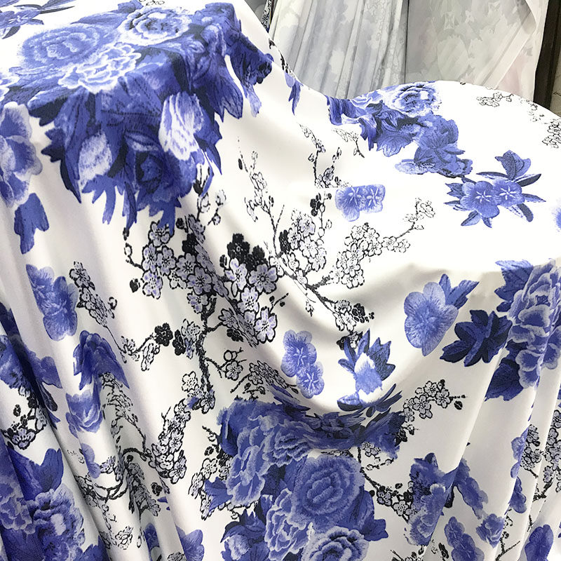 白底蓝花瑜珈服装拉丁弹力布料