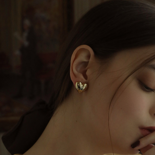 胖爱心耳环小众Ins复古风耳钉简约精致百搭时尚高级感心型耳饰