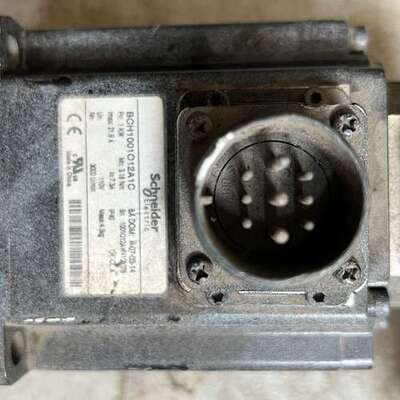 伺服电机BCH1001O12A1C，成色如图，功能