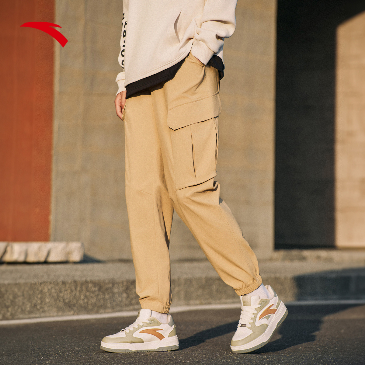 安踏男潮流休闲宽松束脚裤