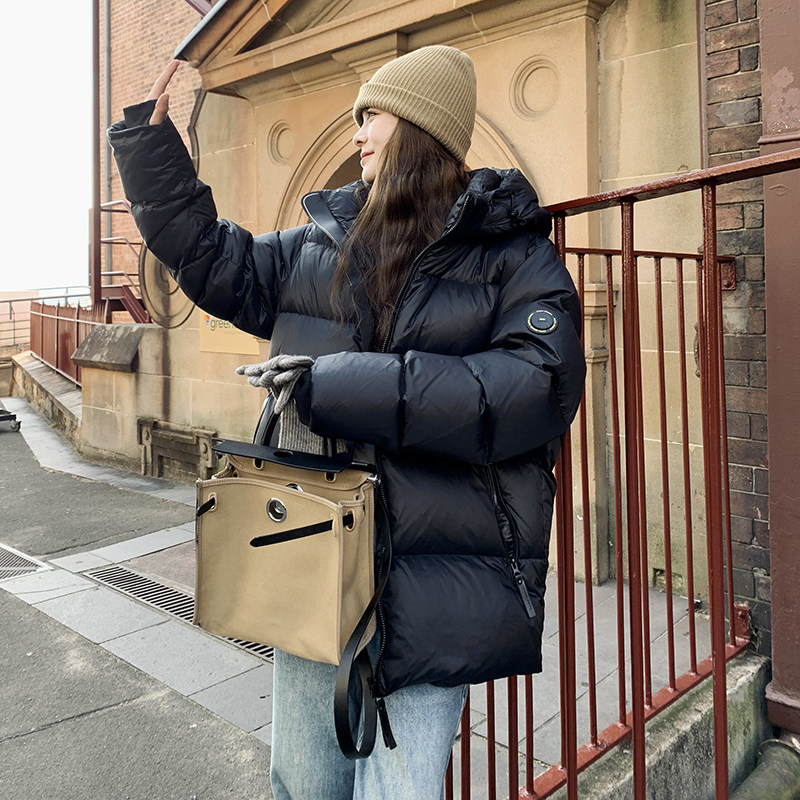 黑金亮面羽绒服女短款冬季2024新款小个子加厚高级感白鹅绒面包服图片