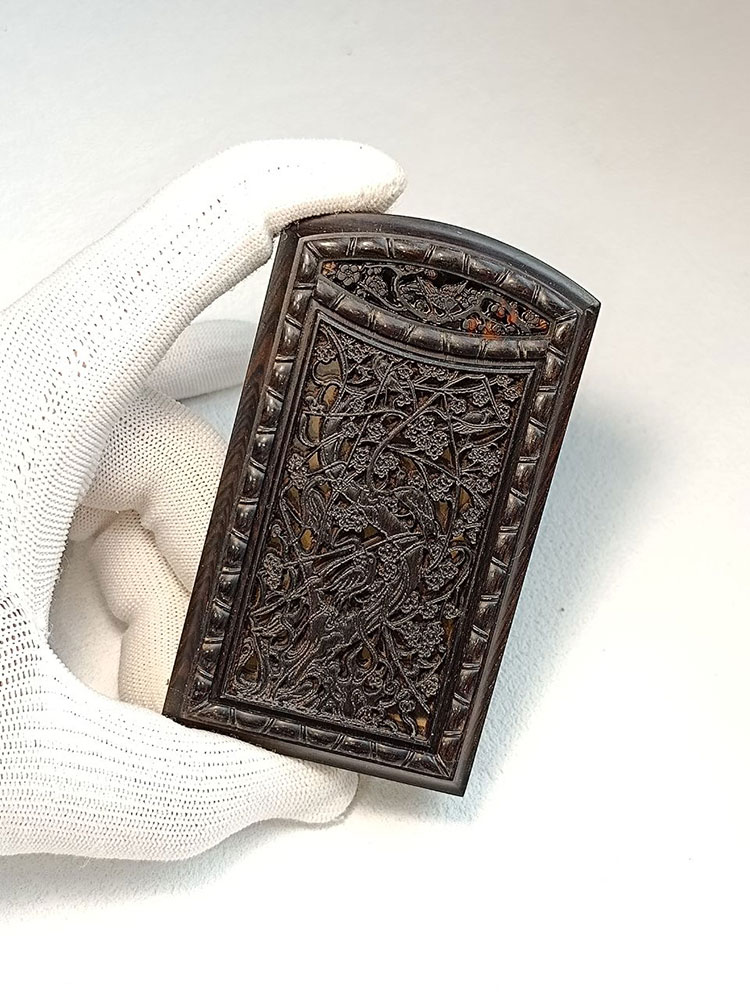 张圣林老乌木黄蛉盒雕刻