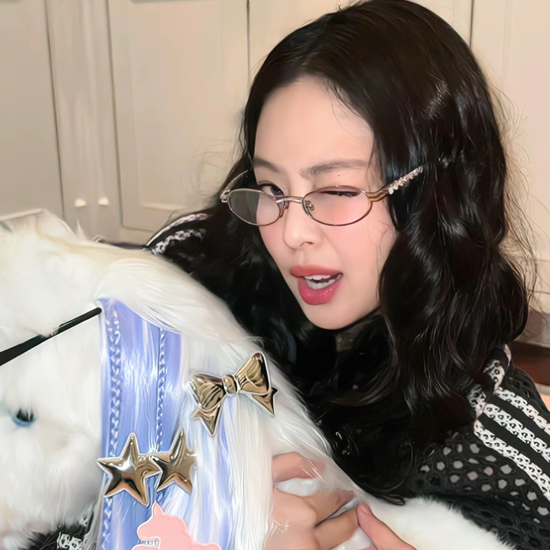 珍妮jennie同款复古椭圆框镶钻眼镜女素颜神器近视镜平光镜框架潮