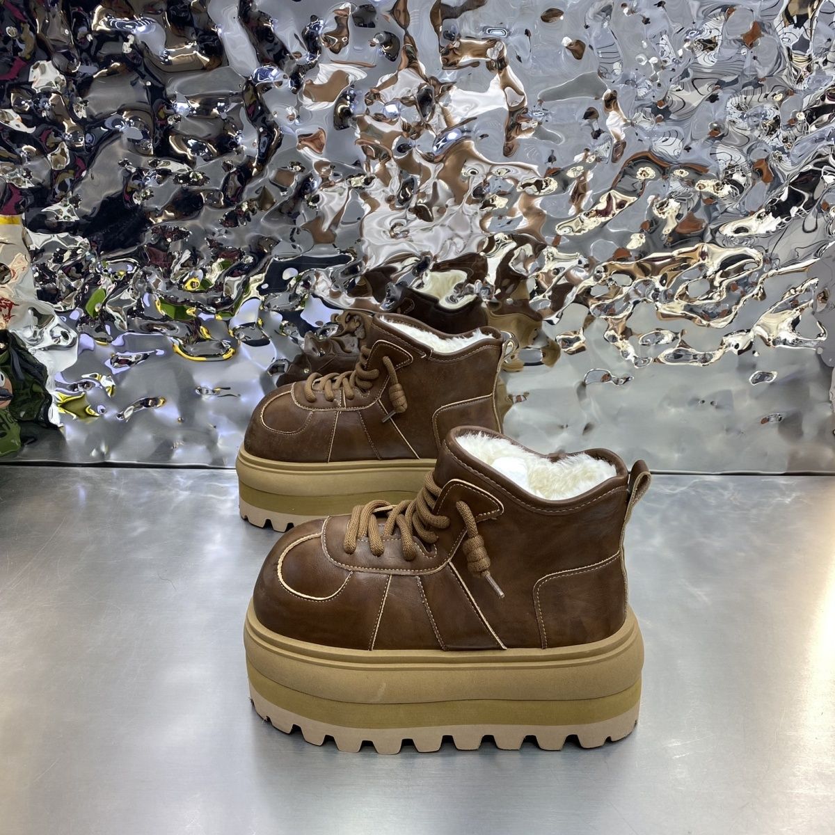 2025新款雪地靴女皮面防水加绒加厚面包鞋东北保暖轻便棉