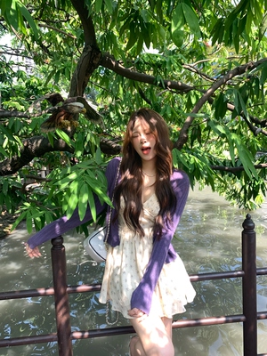 宅宅Athome//伊甸春园 小碎花甜美吊带连衣裙V领显瘦纯欲度假裙