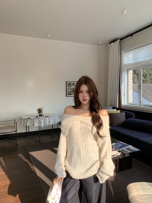 宅宅athome//独占心扉 温柔风一字肩毛衣交叉大翻领设计感针织