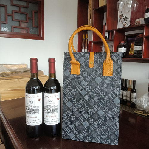 集安九都海霜冻山葡萄酒国产原汁礼品盒女士果酒甜型红酒