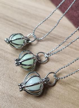 2026发光项链男吊坠女情侣灯笼镂空夜光蓝绿色个性浪漫精致时尚潮