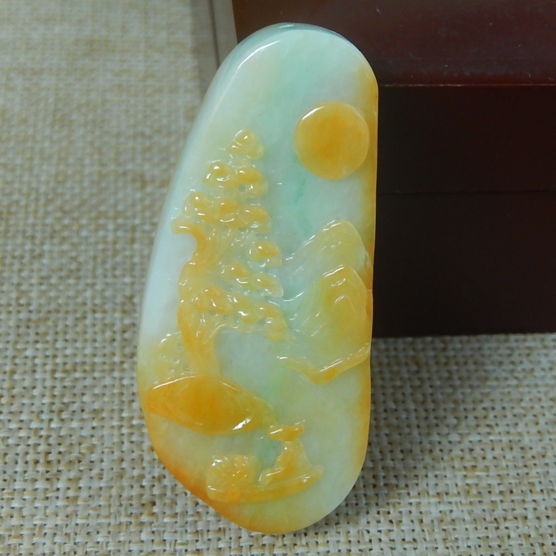 缅甸A货翡翠大马坎黄翡山水牌