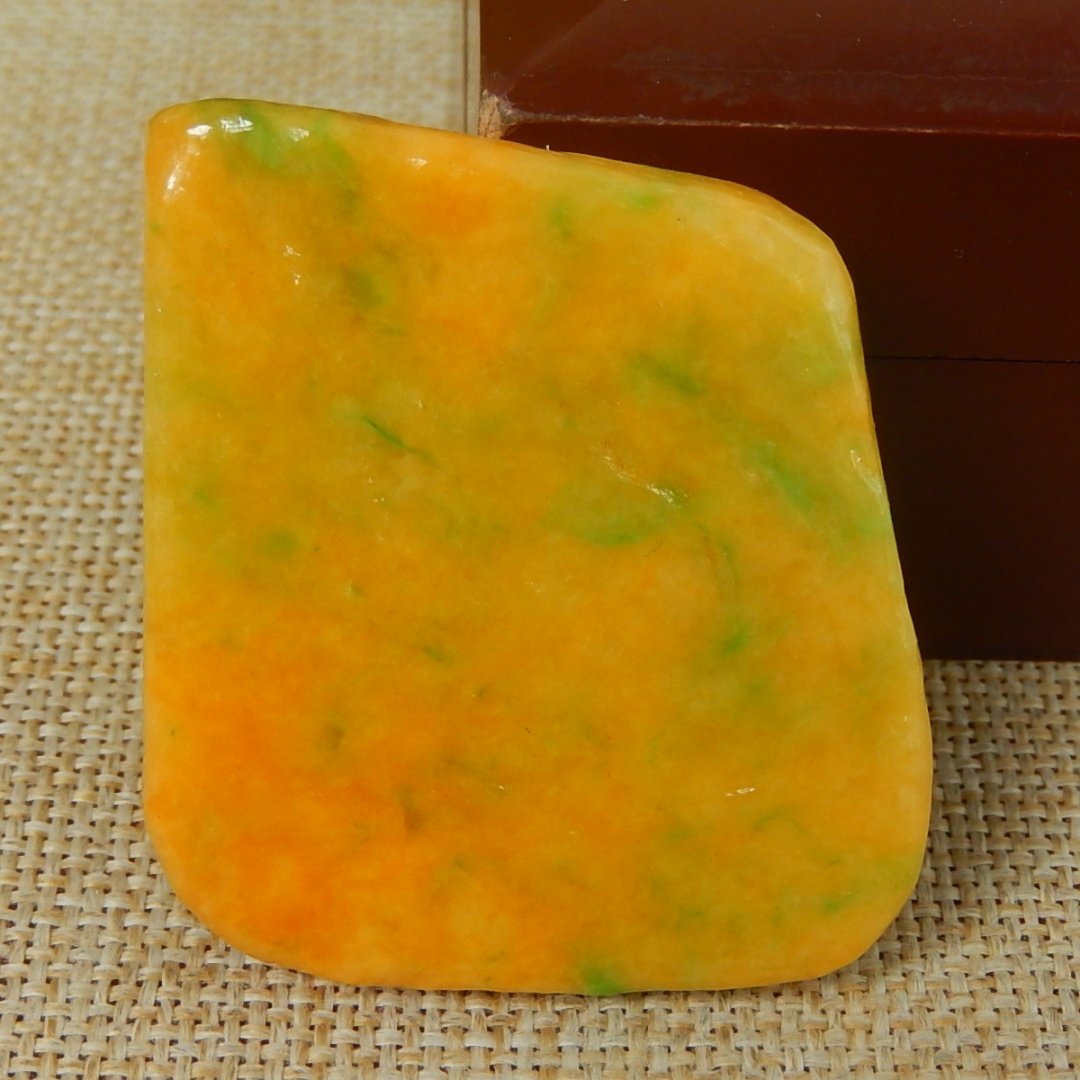 缅甸A货翡翠原石半明料玉石毛料大马坎黄加绿料子边角料挂件K9059