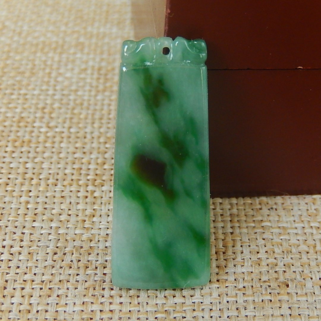 缅甸天然A货翡翠原石明料玉石冰糯种飘绿片料仿古无事牌吊坠K5569