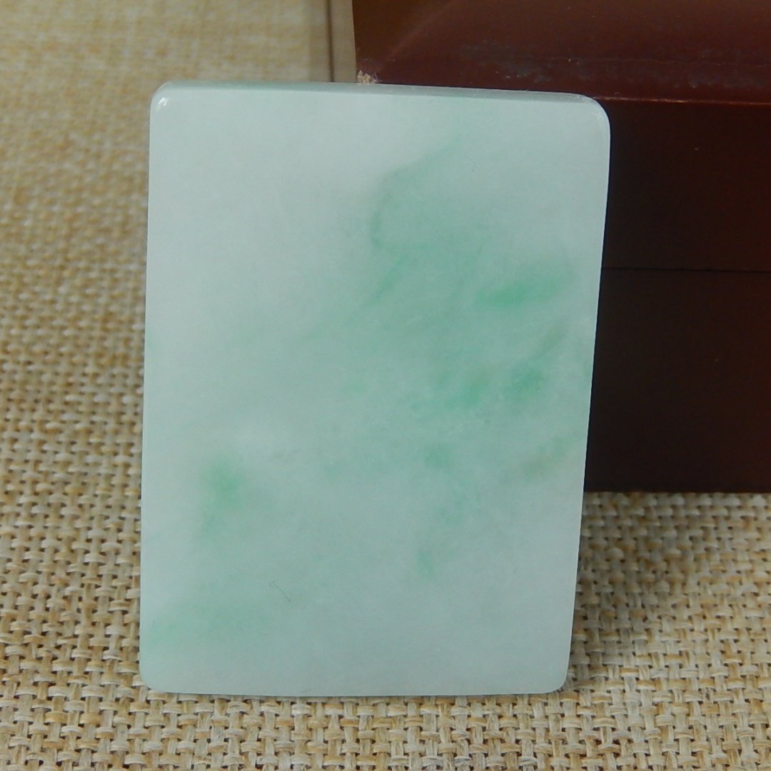 缅甸天然A货翡翠飘绿牌子无事牌