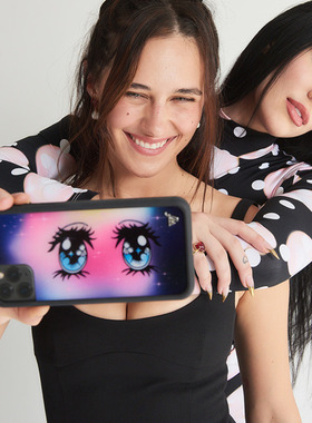 欧美f联名Sandy Liang卡姿兰大眼睛苹果15适用iPhone14/13ProMax手机壳可爱全包防摔夏日12防摔WF保护套17